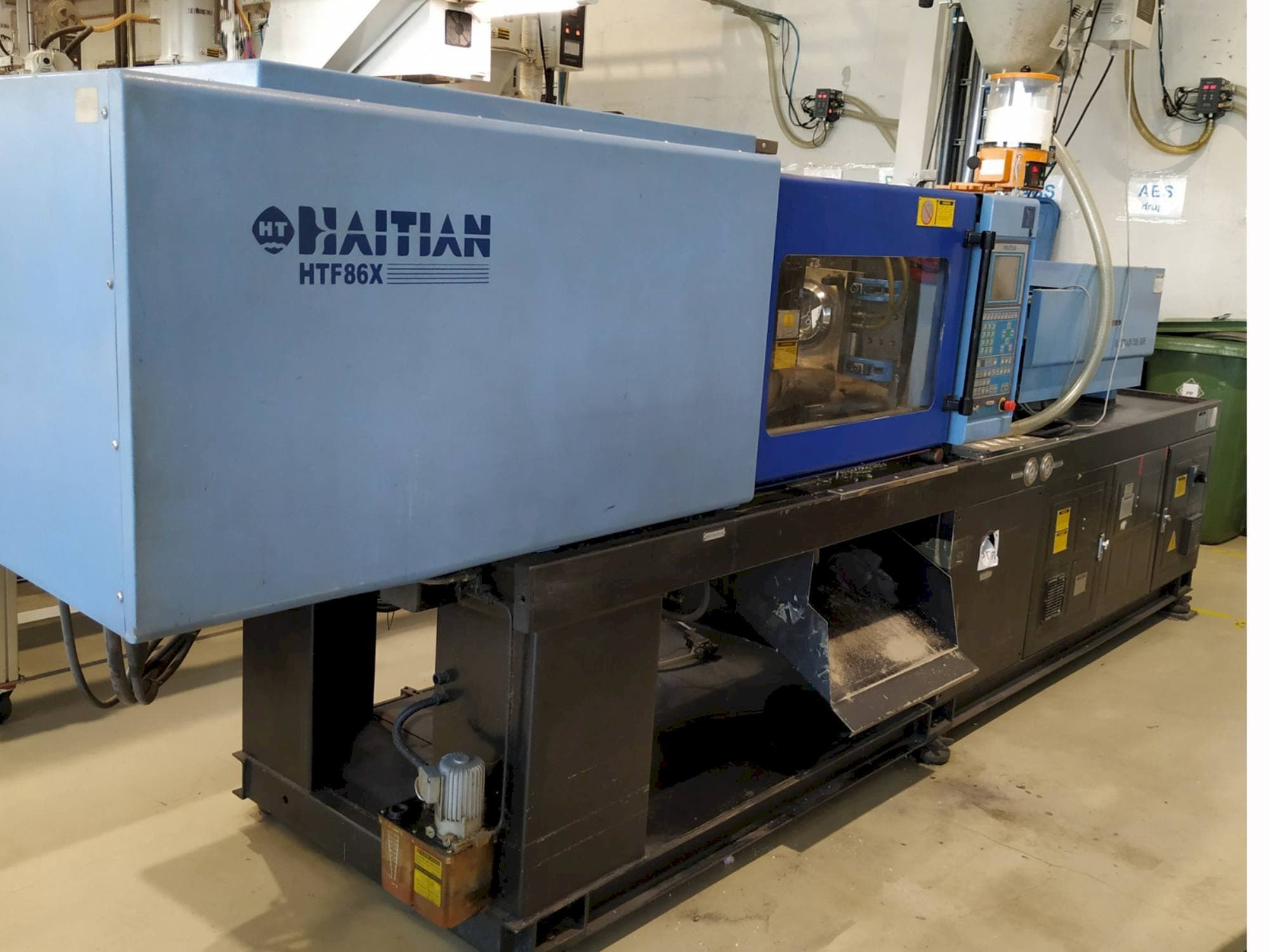 Linke Seitenansicht der HAITIAN HTF86X  Maschine