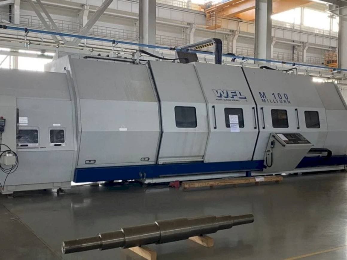 Frontansicht der WFL M 100 Maschine