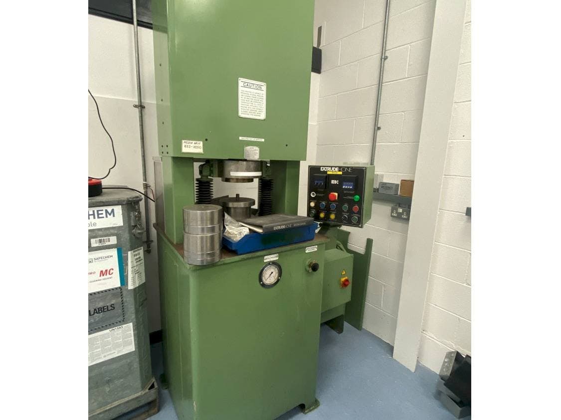 Frontansicht der Extrude Hone Vector Series  Maschine