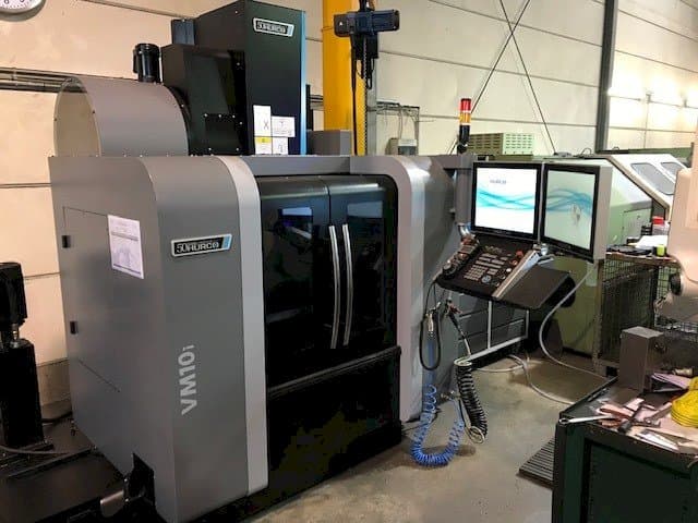Frontansicht der Hurco VM10i  Maschine