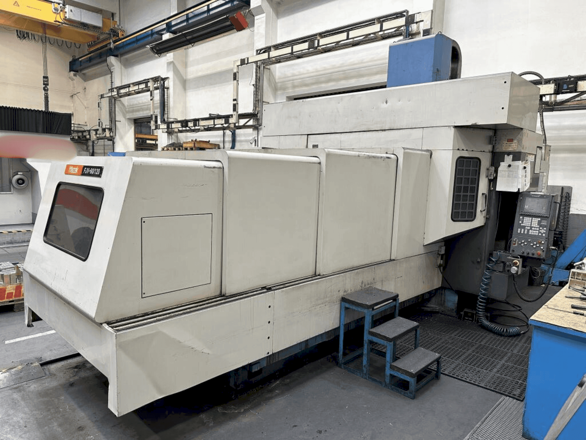 Frontansicht der Mazak FJV 60/120  Maschine