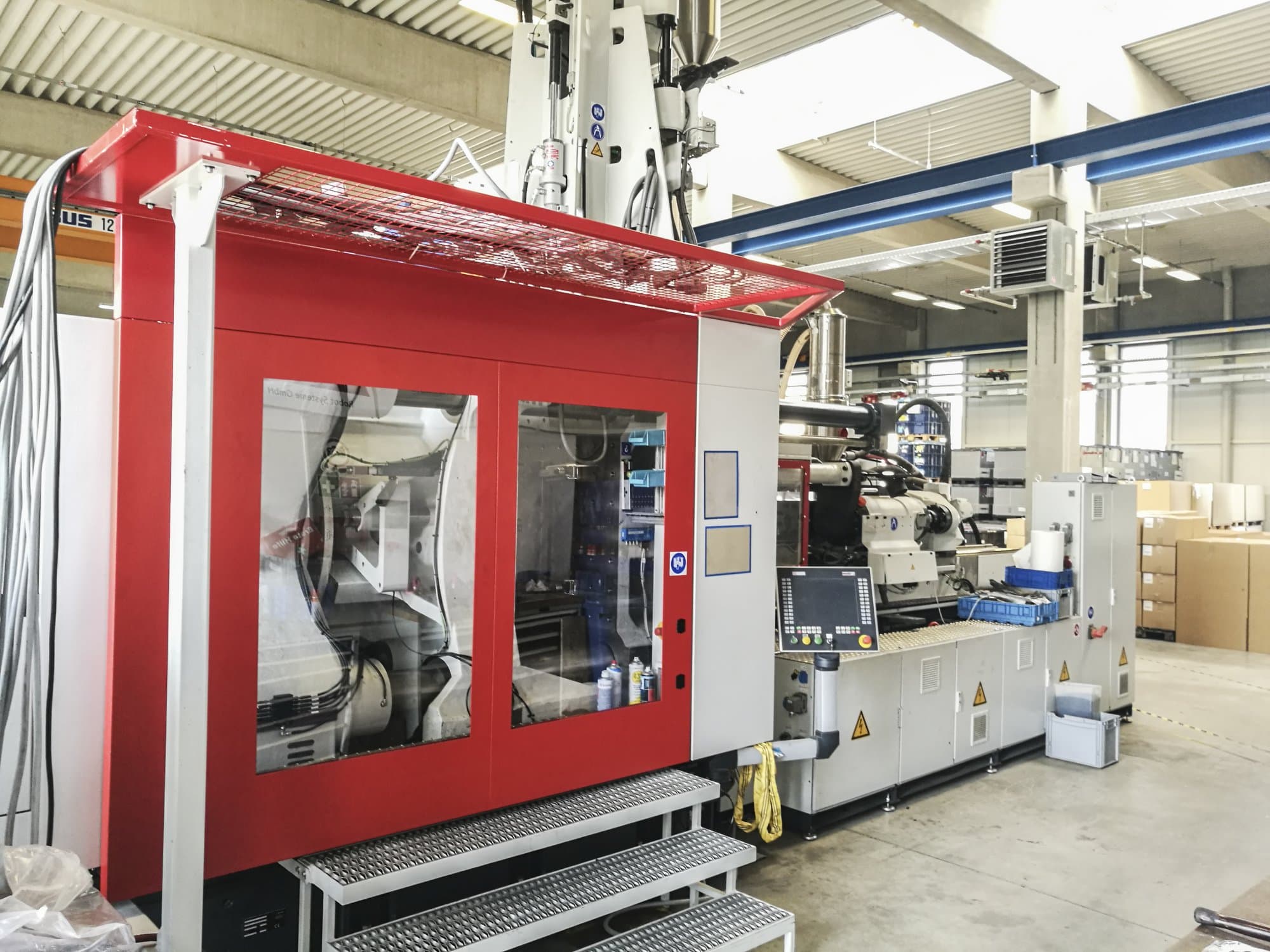 Linke Ansicht der FERROMATIK MILACRON MM 800-4880/MSW Maschine