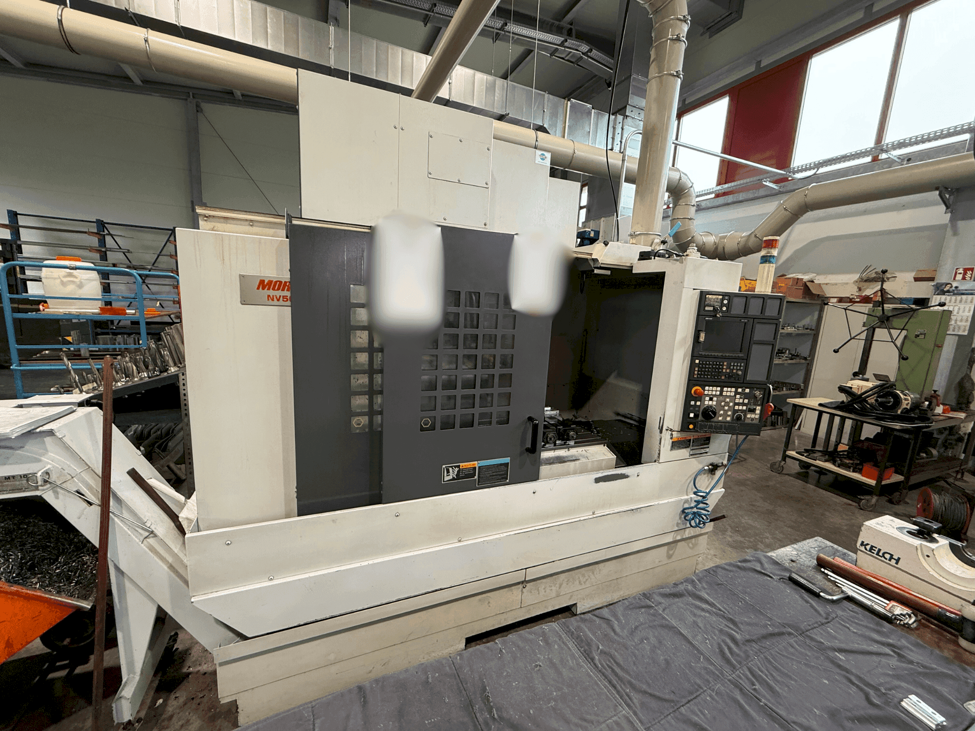 Frontansicht der MORI SEIKI NV 5000 a1 B/40  Maschine