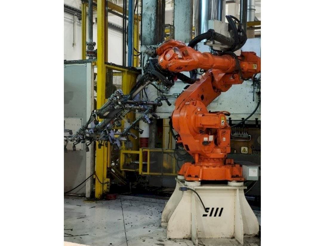 Frontansicht der ABB IRB 6640-185/2.8  Maschine