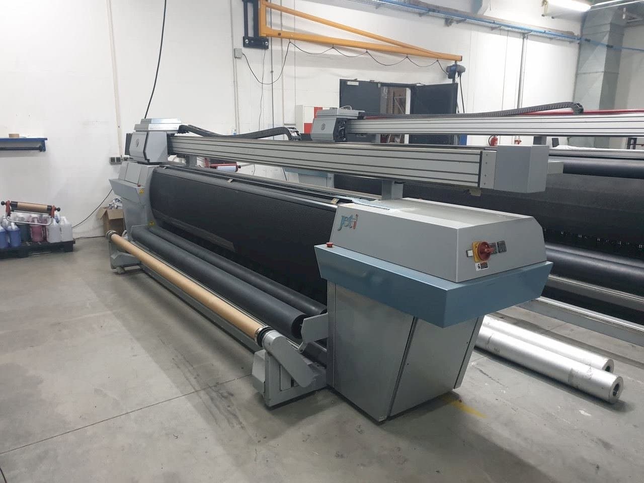 Frontansicht der JETI 3300  Maschine