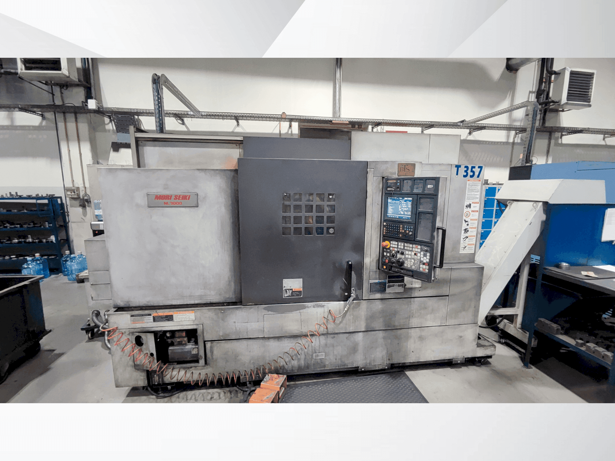 Frontansicht der MORI SEIKI NL 3000/700  Maschine