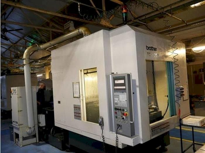 Frontansicht der Brother TC-32 BN QT  Maschine