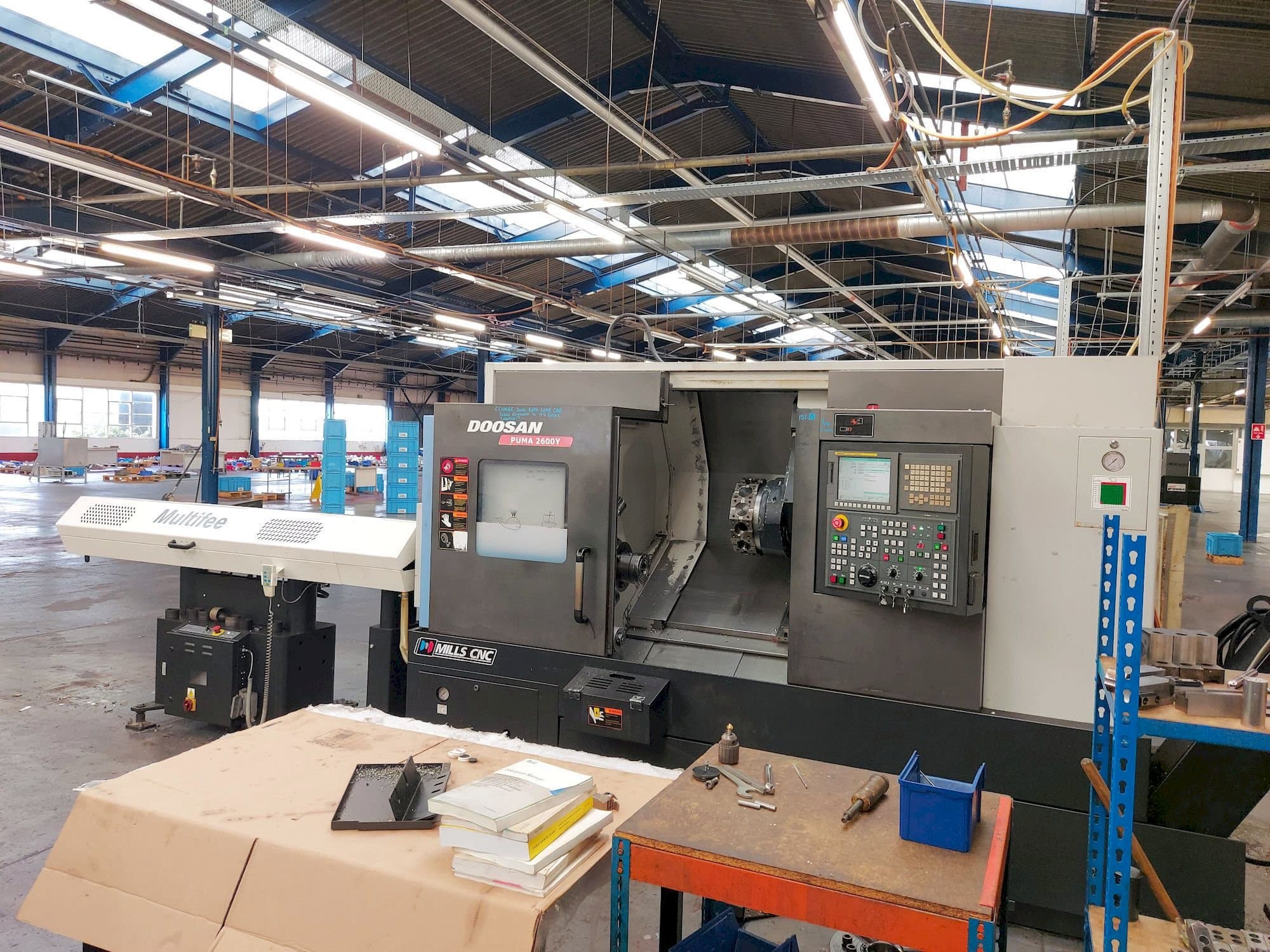 Frontansicht der Doosan Puma 2600Y  Maschine