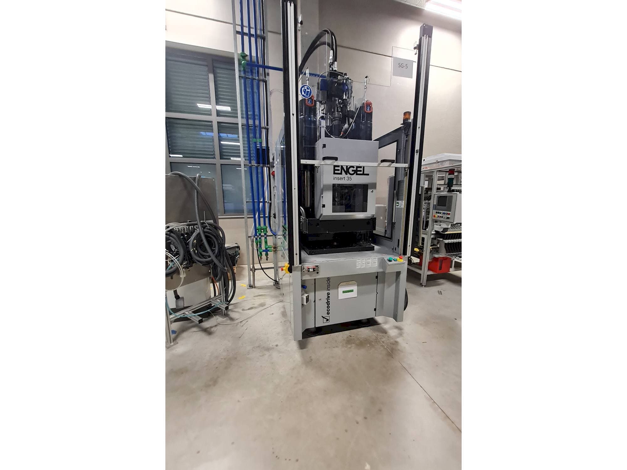 Frontansicht der Engel insert 60V-35 single XS ecodrive  Maschine