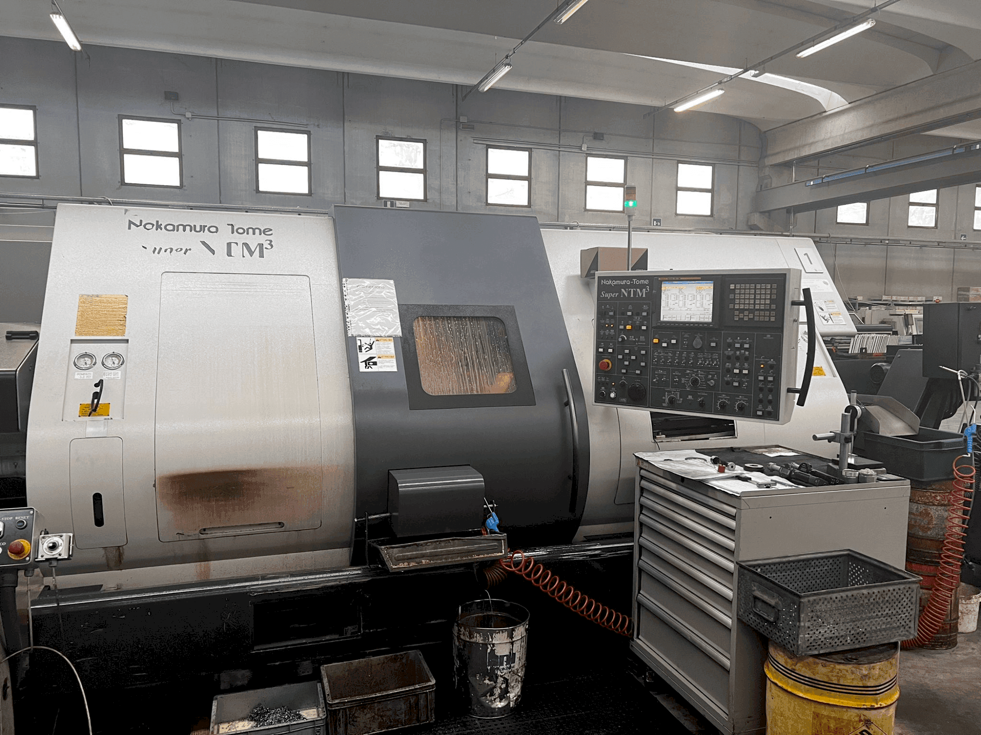 Frontansicht der NAKAMURA NTM3  Maschine