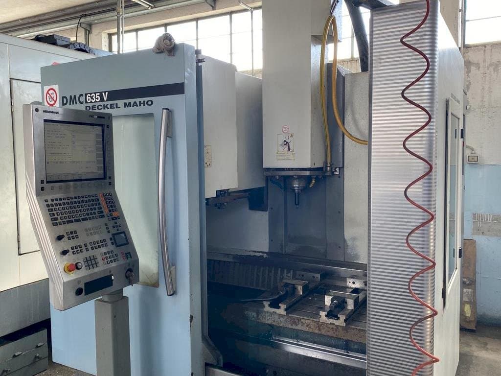 Frontansicht der DECKEL MAHO DMC 635V  Maschine