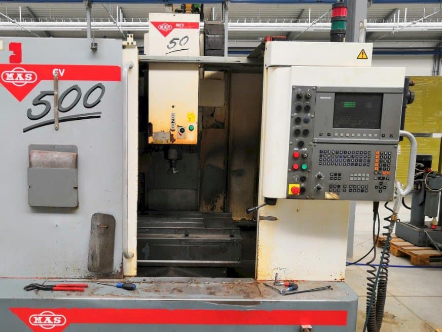 Frontansicht der KOVOSVIT MAS MCV 500 CNC  Maschine