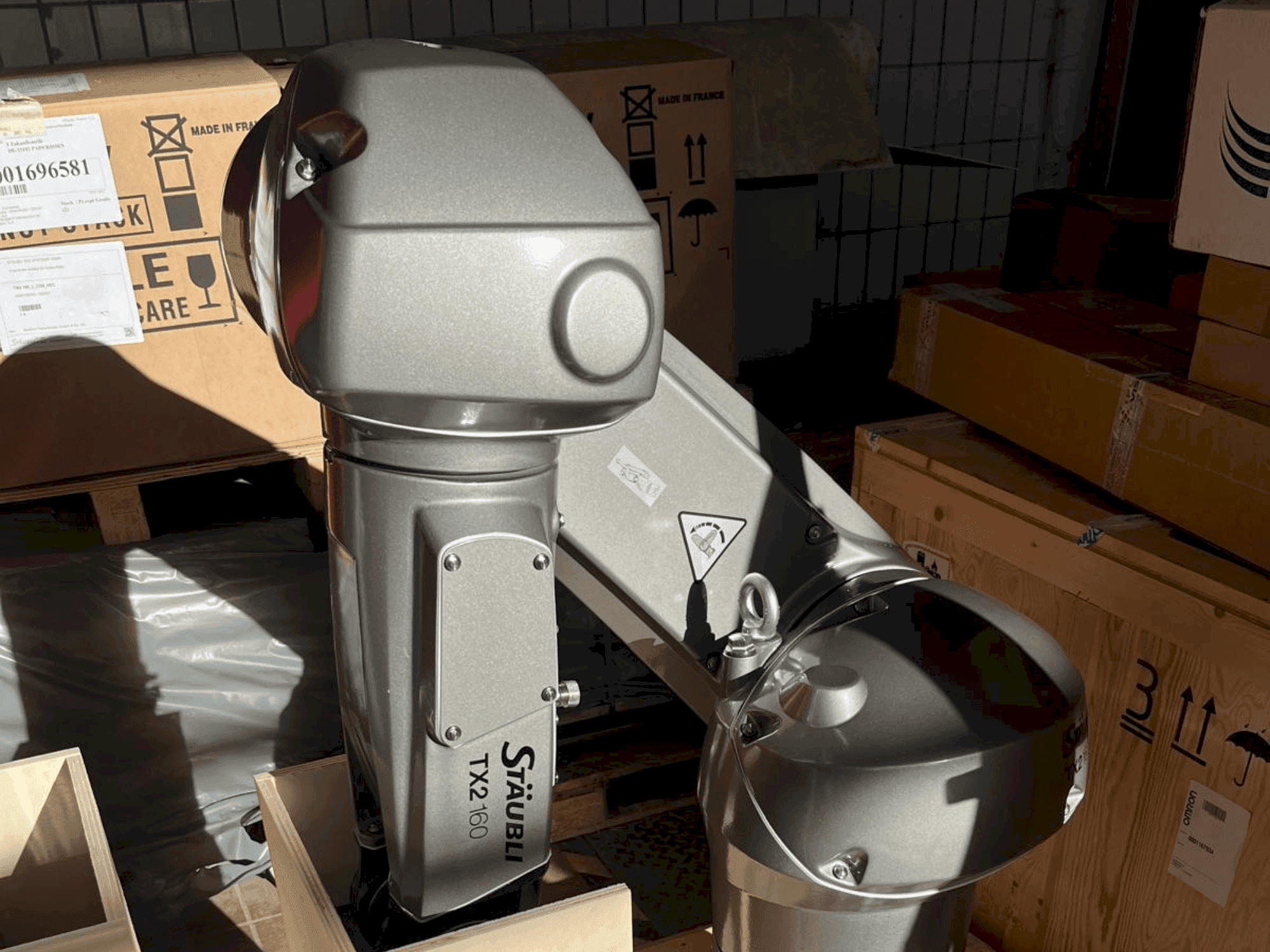 Frontansicht der STAUBLI TX2-160 HE  Maschine