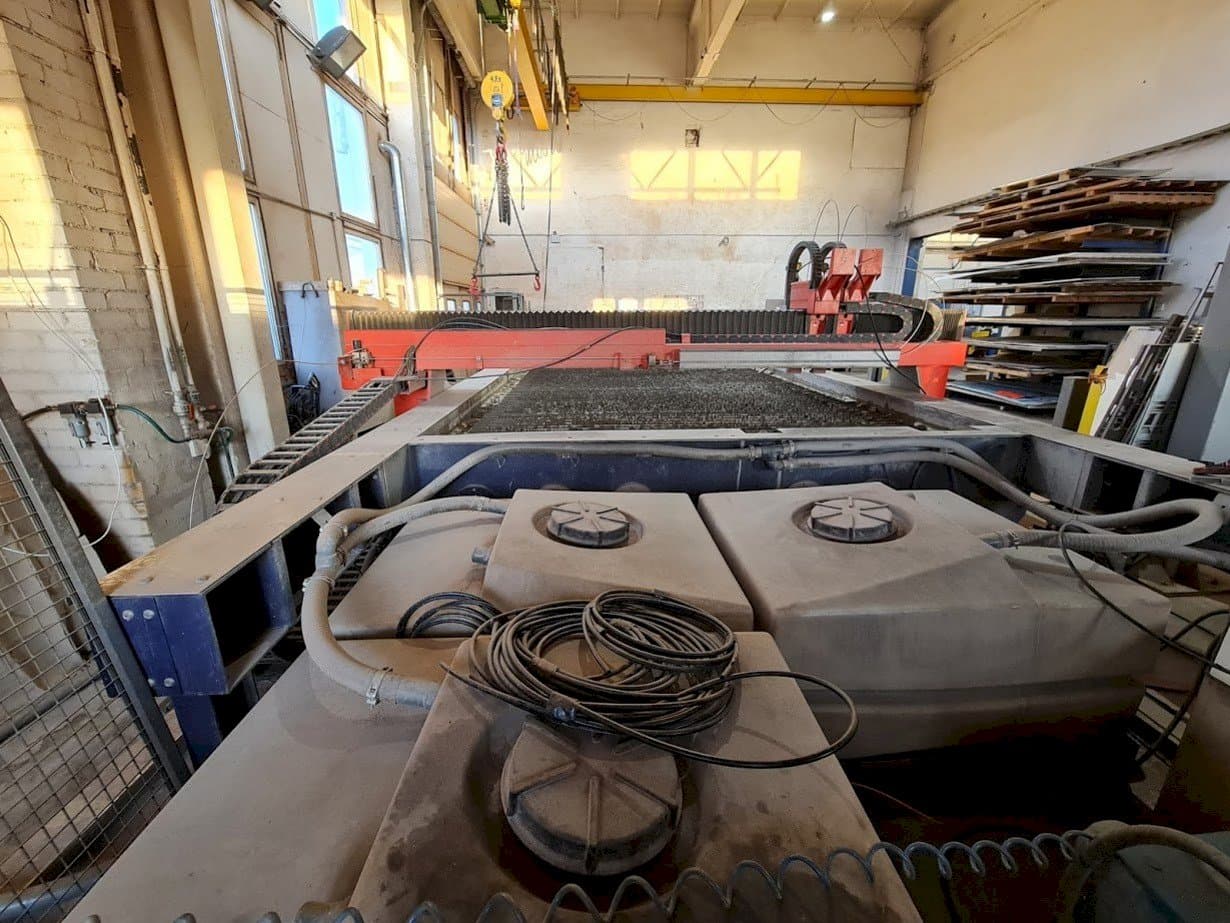 Frontansicht der Bystronic ByJet Classic L 6030  Maschine