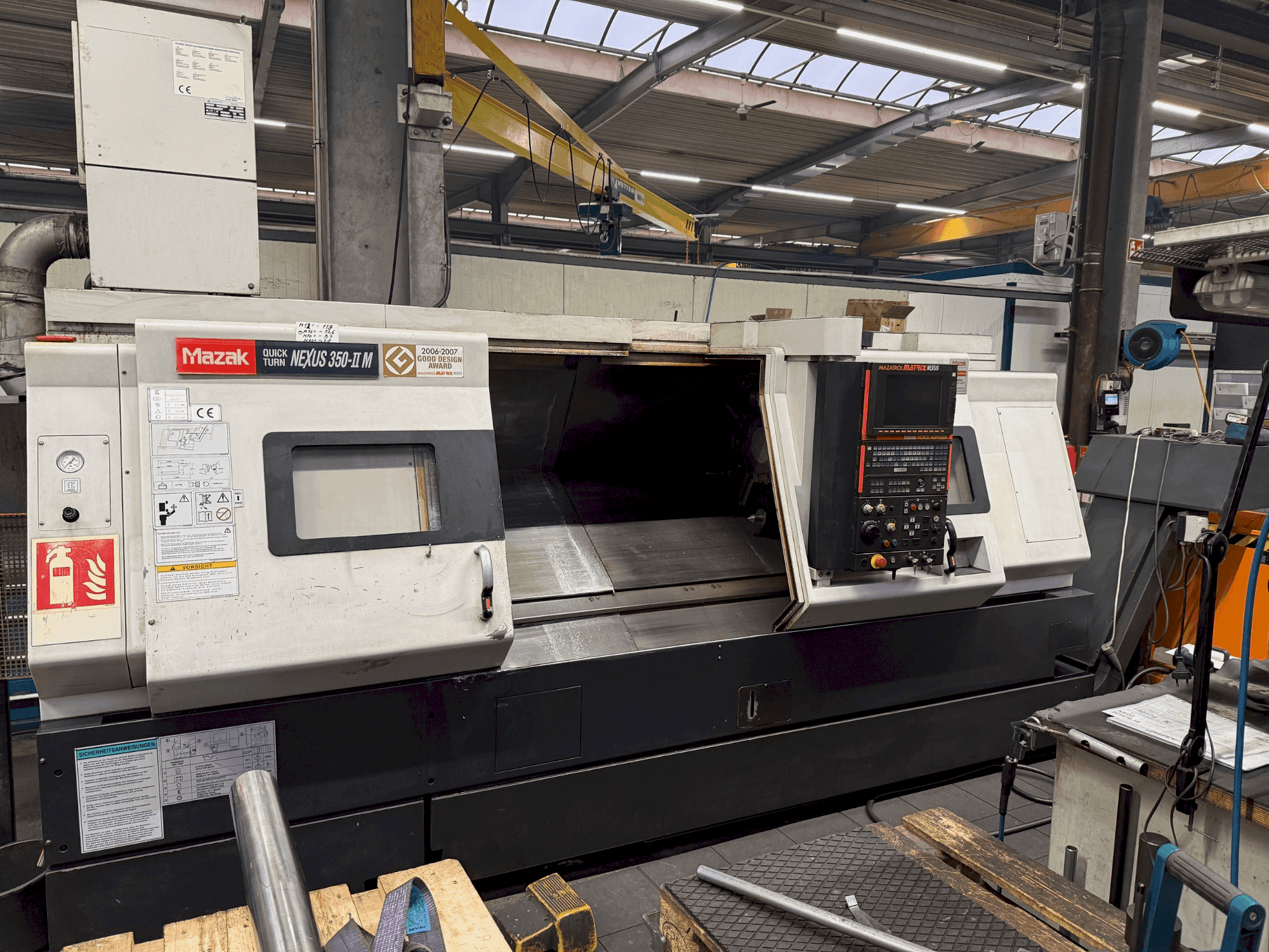 Frontansicht der Mazak Quick Turn Nexus 350-II M  Maschine