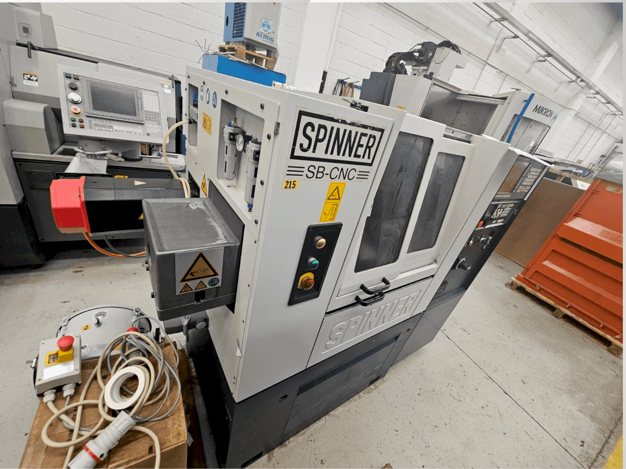 Frontansicht der SPINNER SB-32-T-V4  Maschine