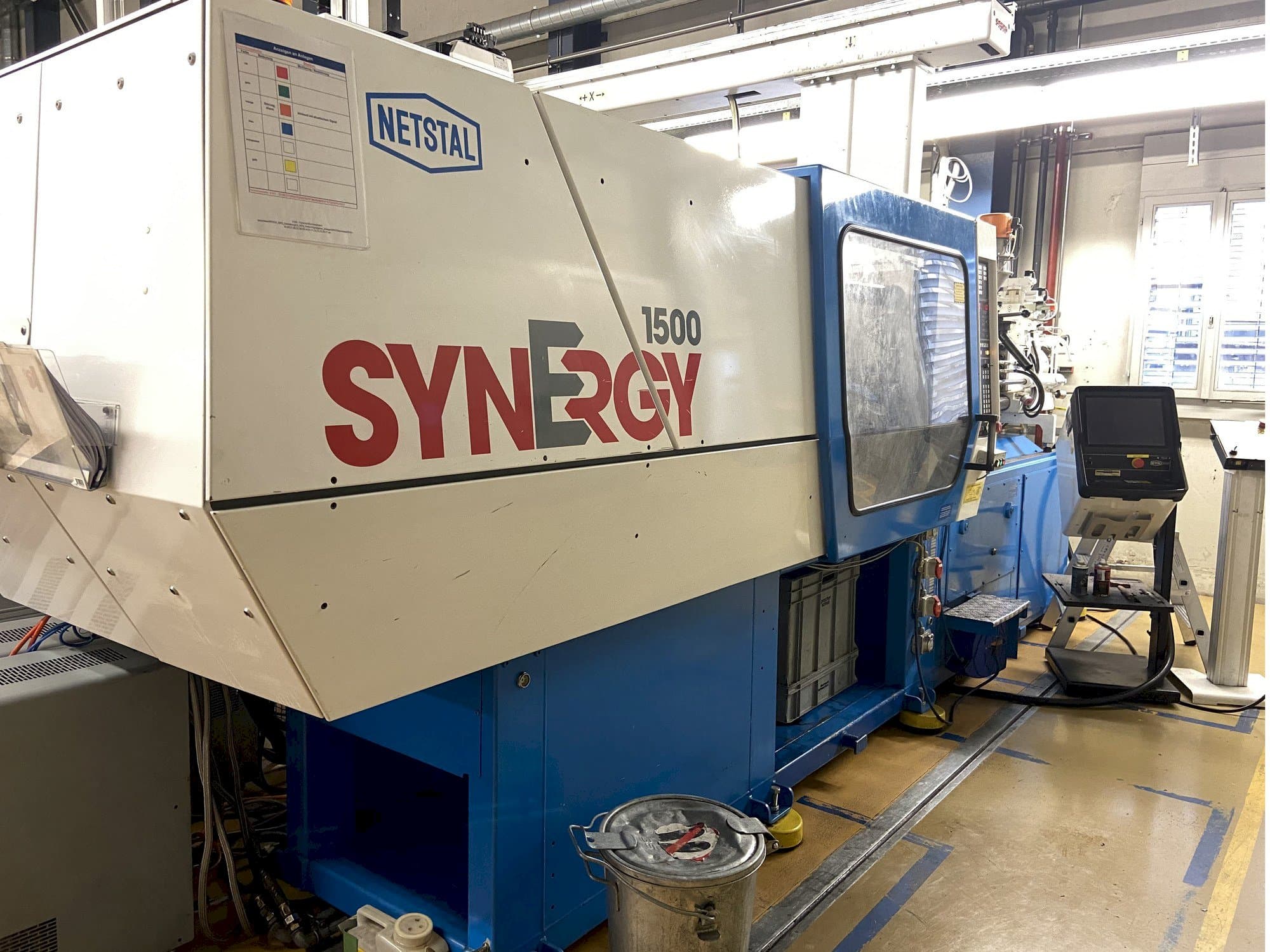 Frontansicht der Netstal SYNERGY 1500 K 460  Maschine