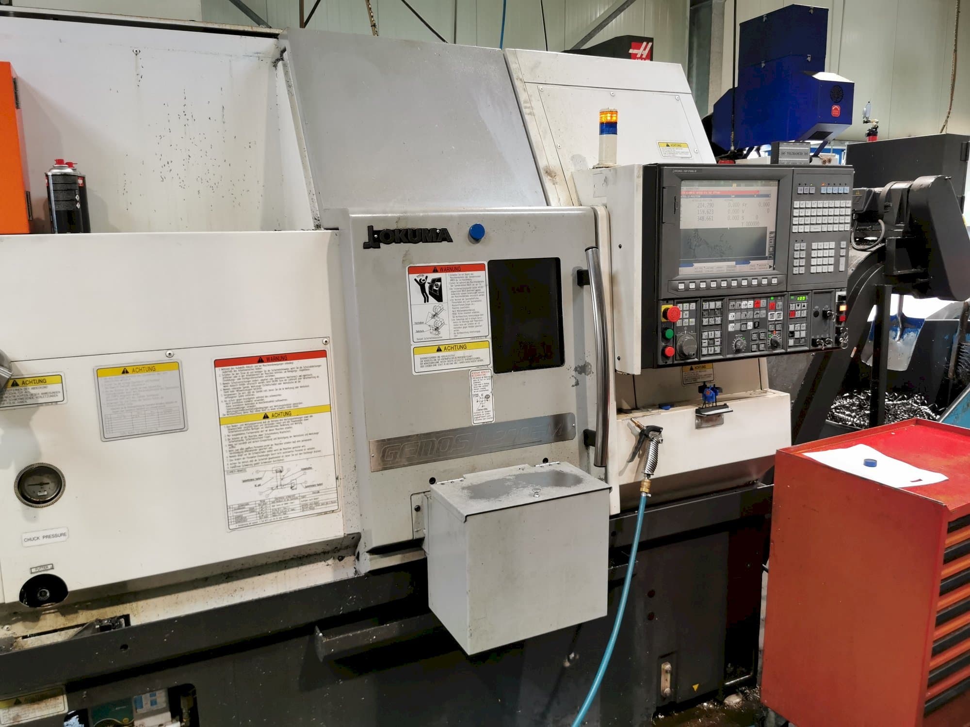 Frontansicht der Okuma GENOS L200E-MY  Maschine