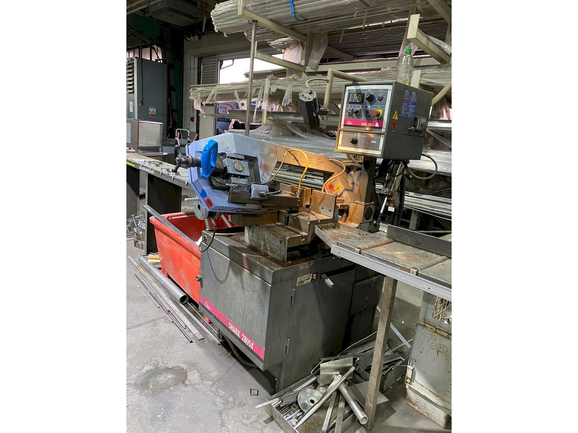 Frontansicht der Nisshinbo MAP-750  Maschine