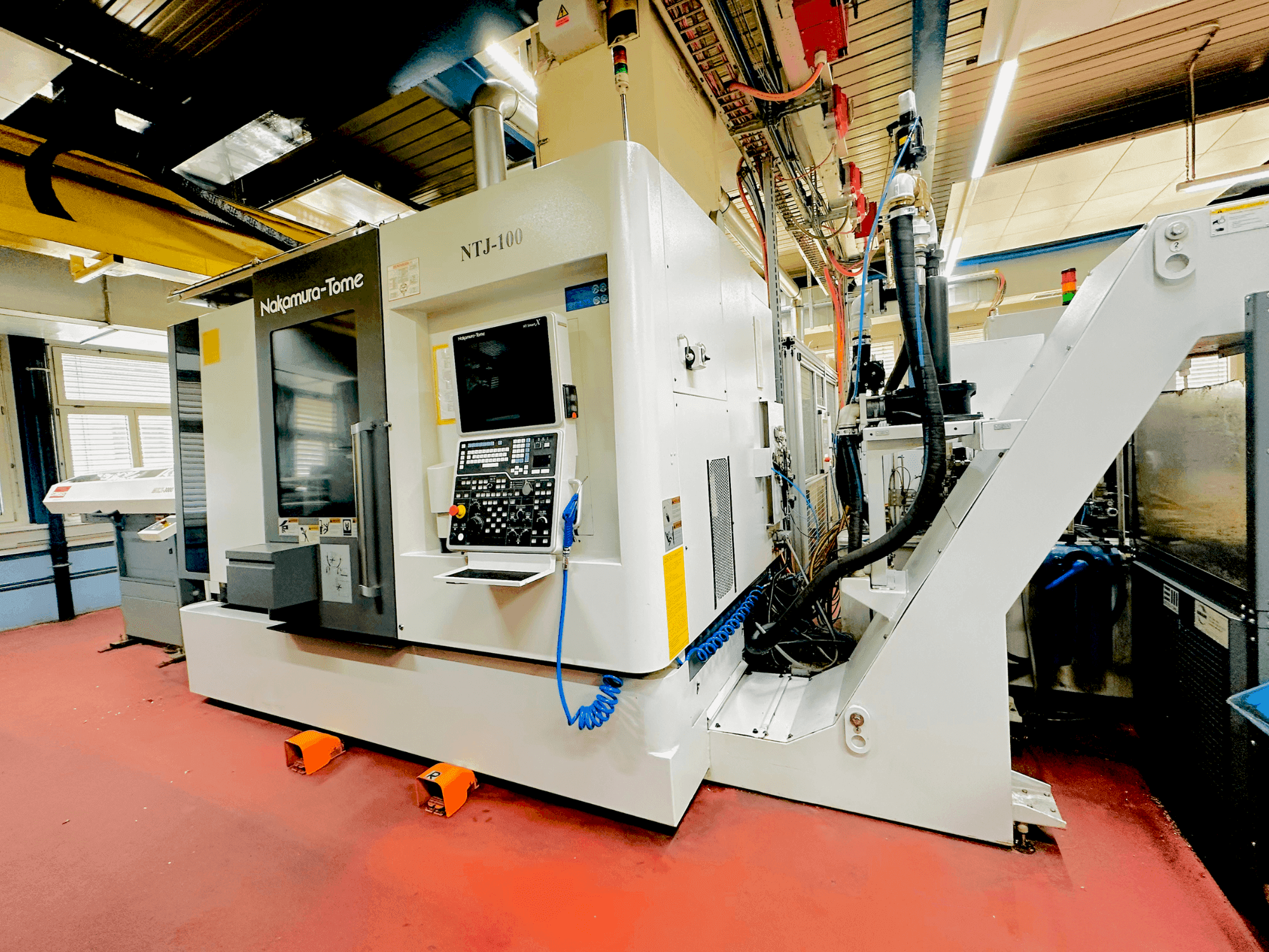 Frontansicht der NAKAMURA NTJ100  Maschine