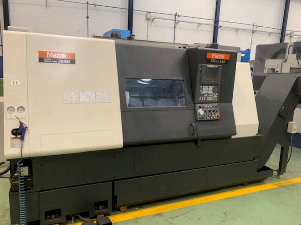 Frontansicht der Mazak SQT 300 M  Maschine