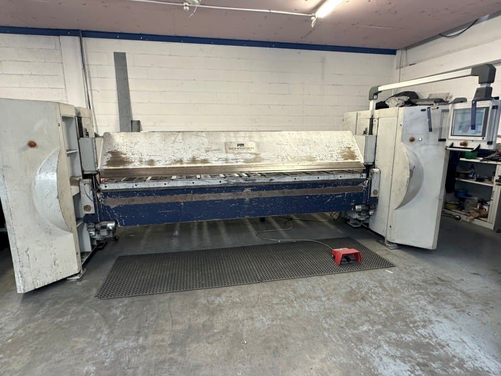 Frontansicht der SCHRODER SPB 3200/3.0  Maschine
