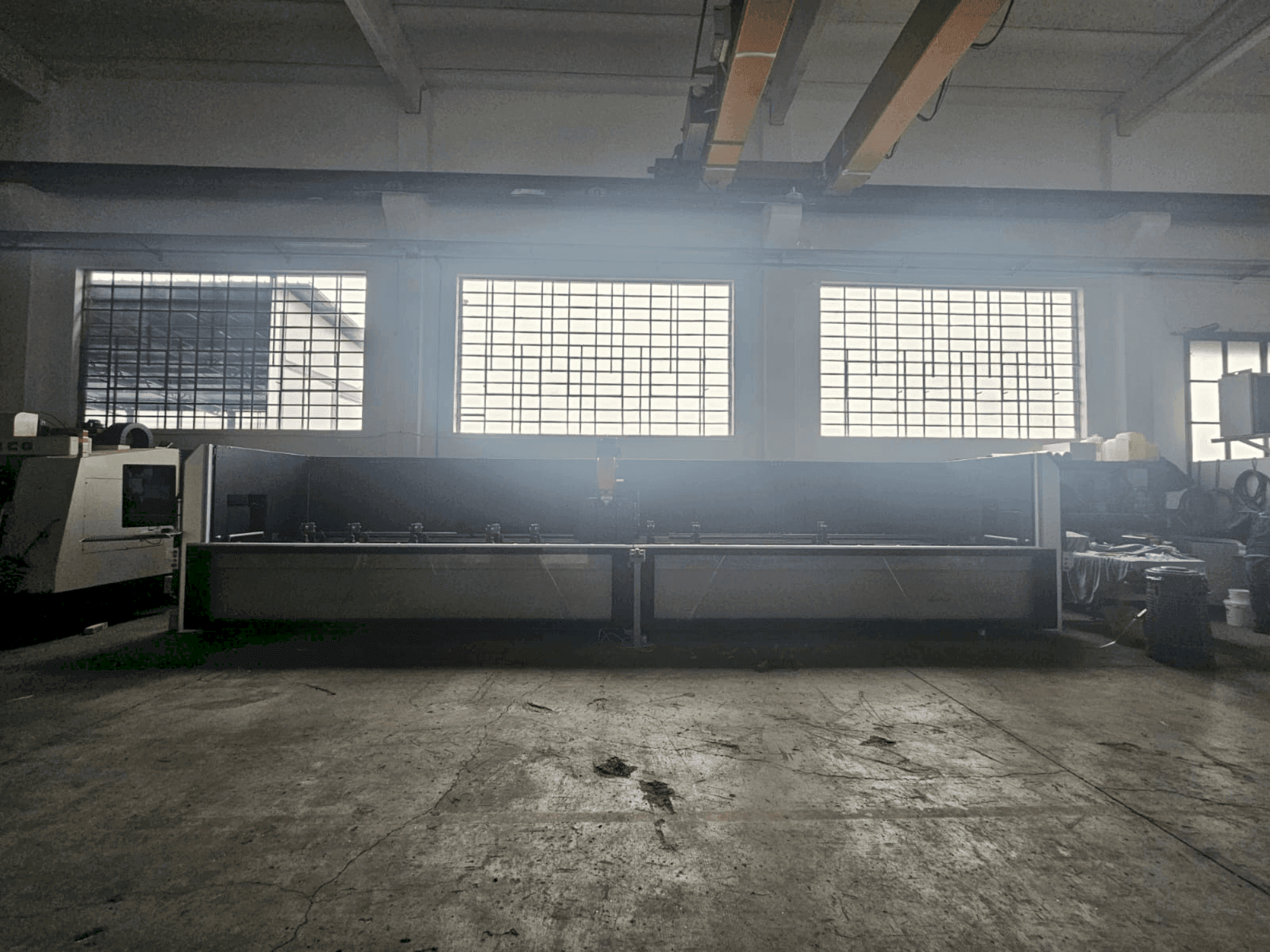 Frontansicht der Emmegi COMET X6  Maschine