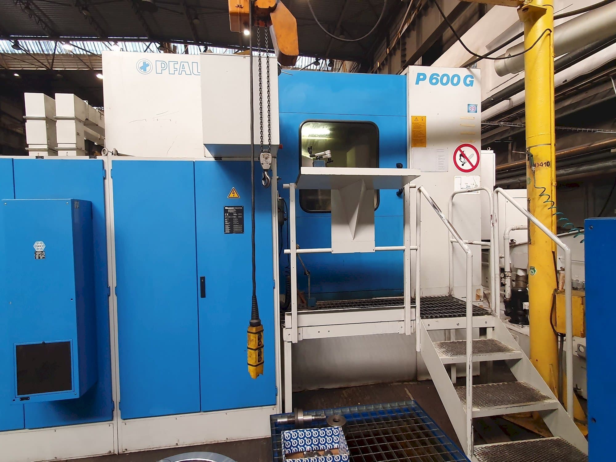 Frontansicht der Gleason PFAUTER P 600G  Maschine