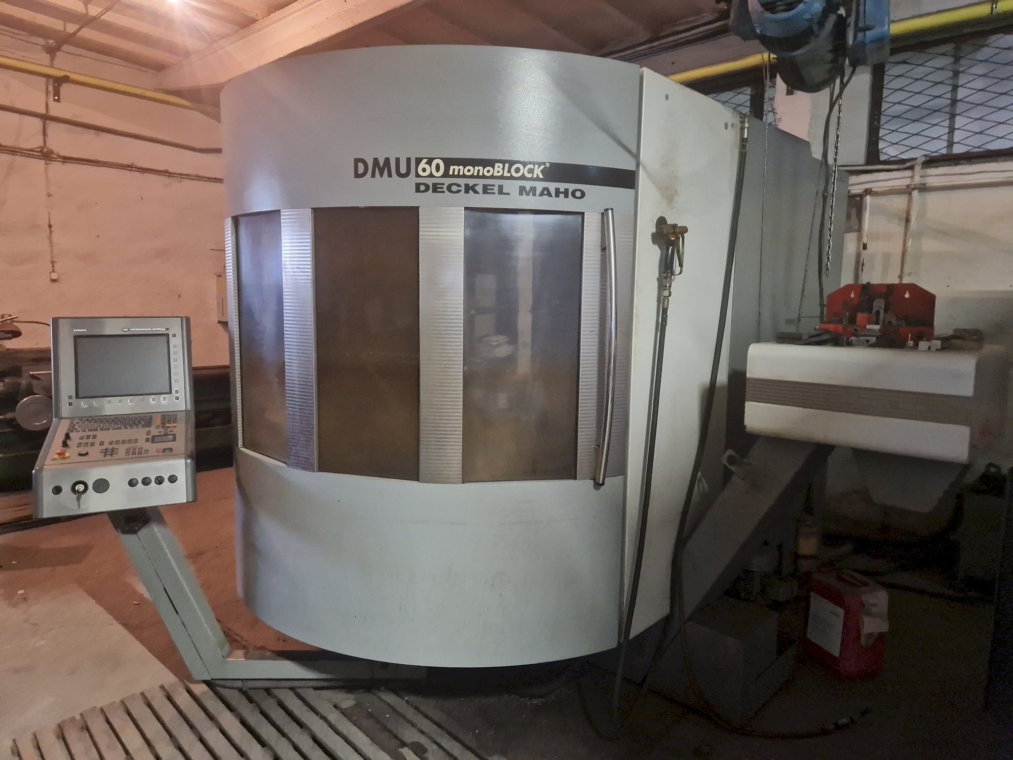 Frontansicht der DECKEL MAHO DMU 60 monoBLOCK  Maschine