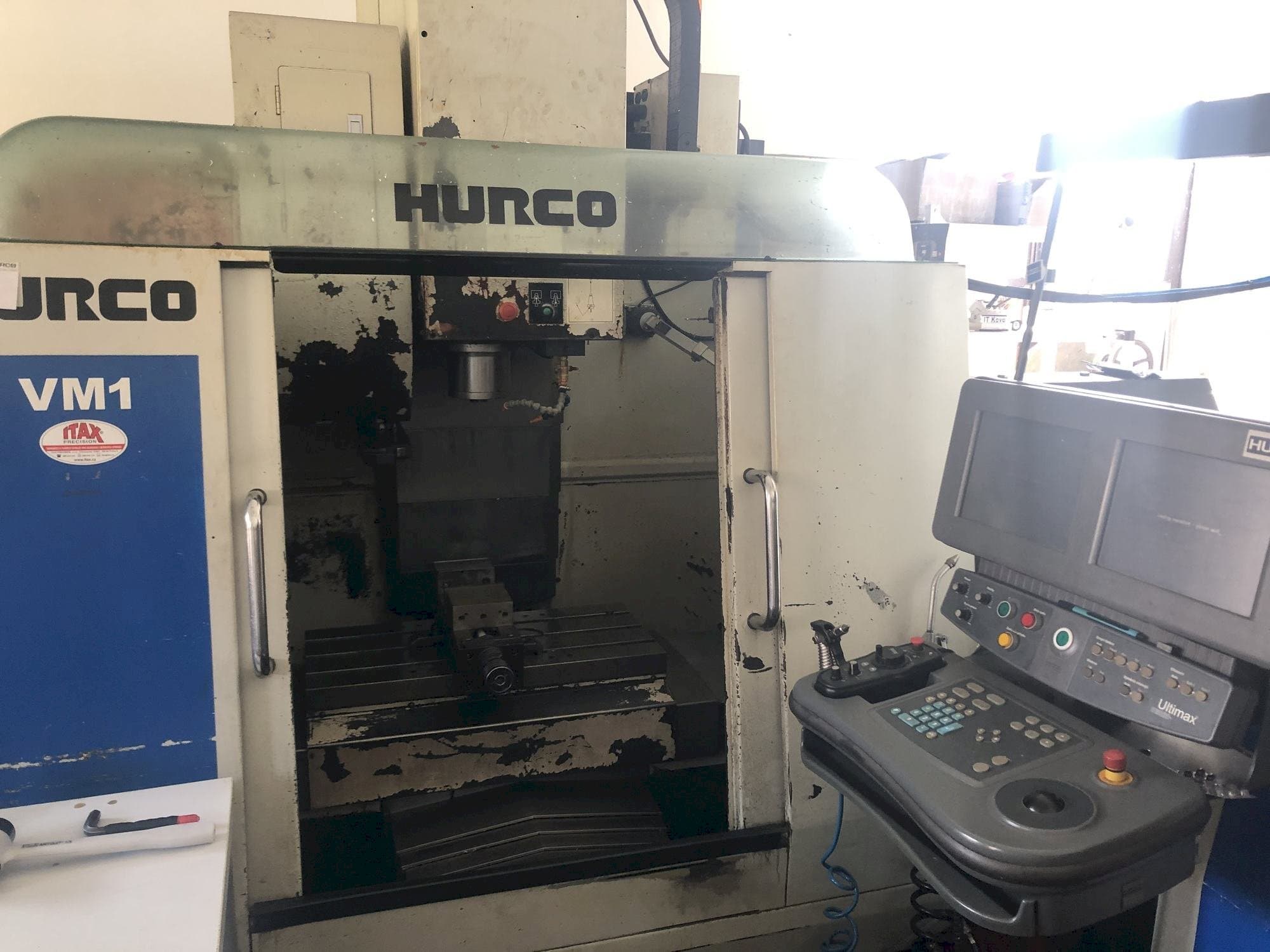 Frontansicht der Hurco VM 1 Maschine
