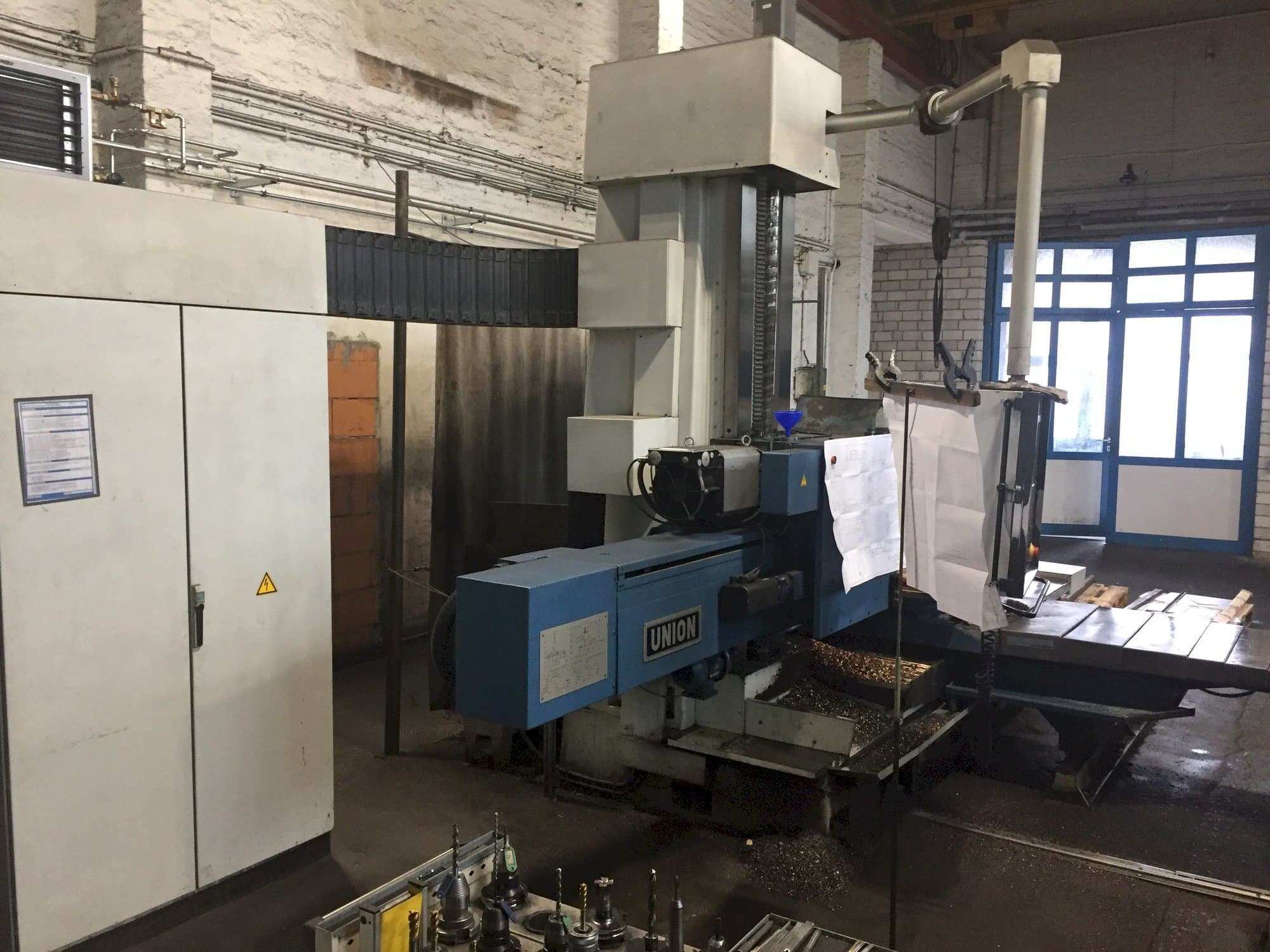 Linke Seitenansicht der Union BFT 102  Maschine