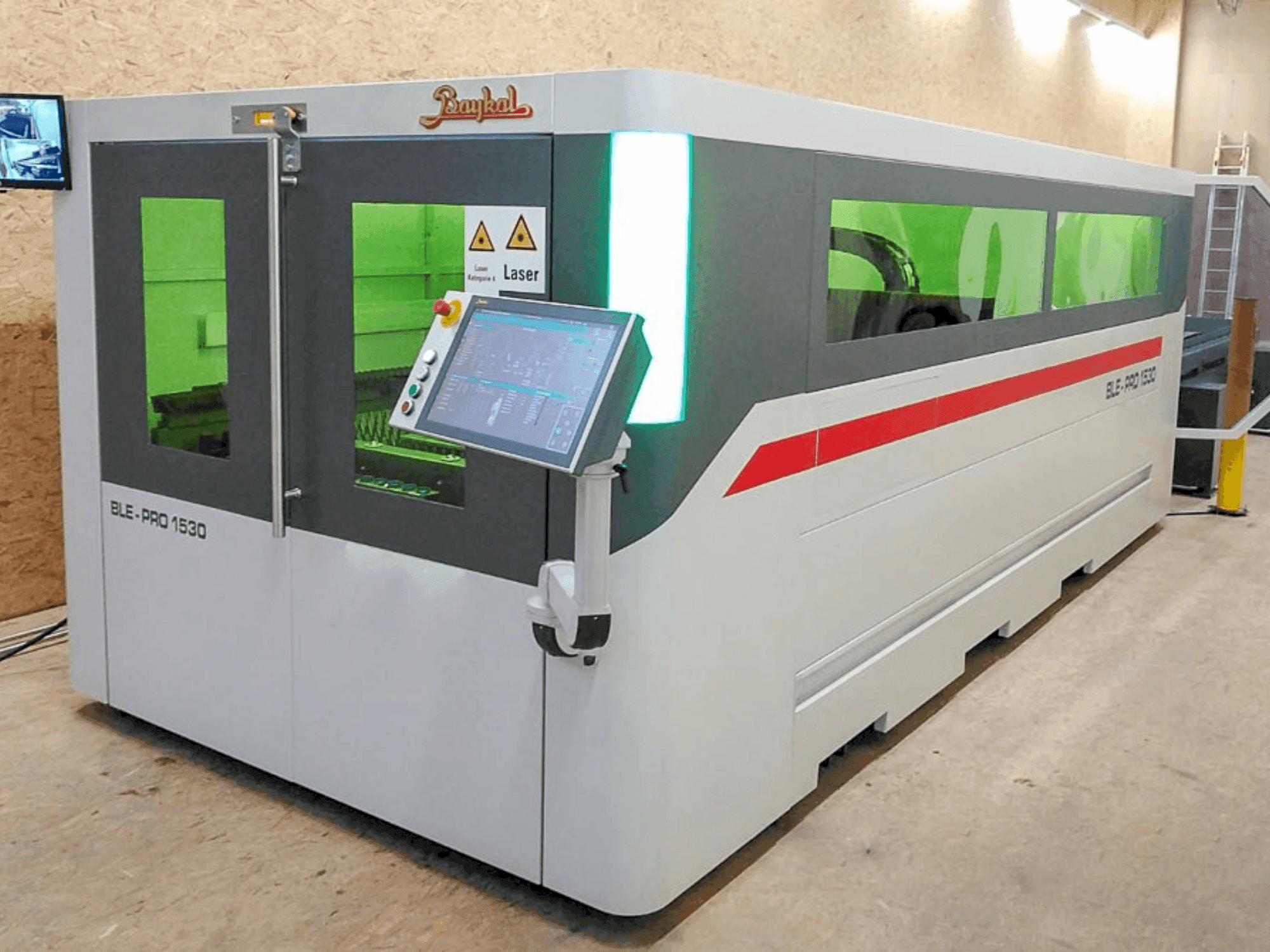 Frontansicht der Baykal BLE PRO 1530  Maschine