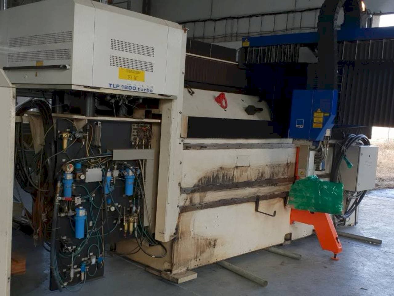 Frontansicht der Trumpf Lasercell TLC 1005  Maschine