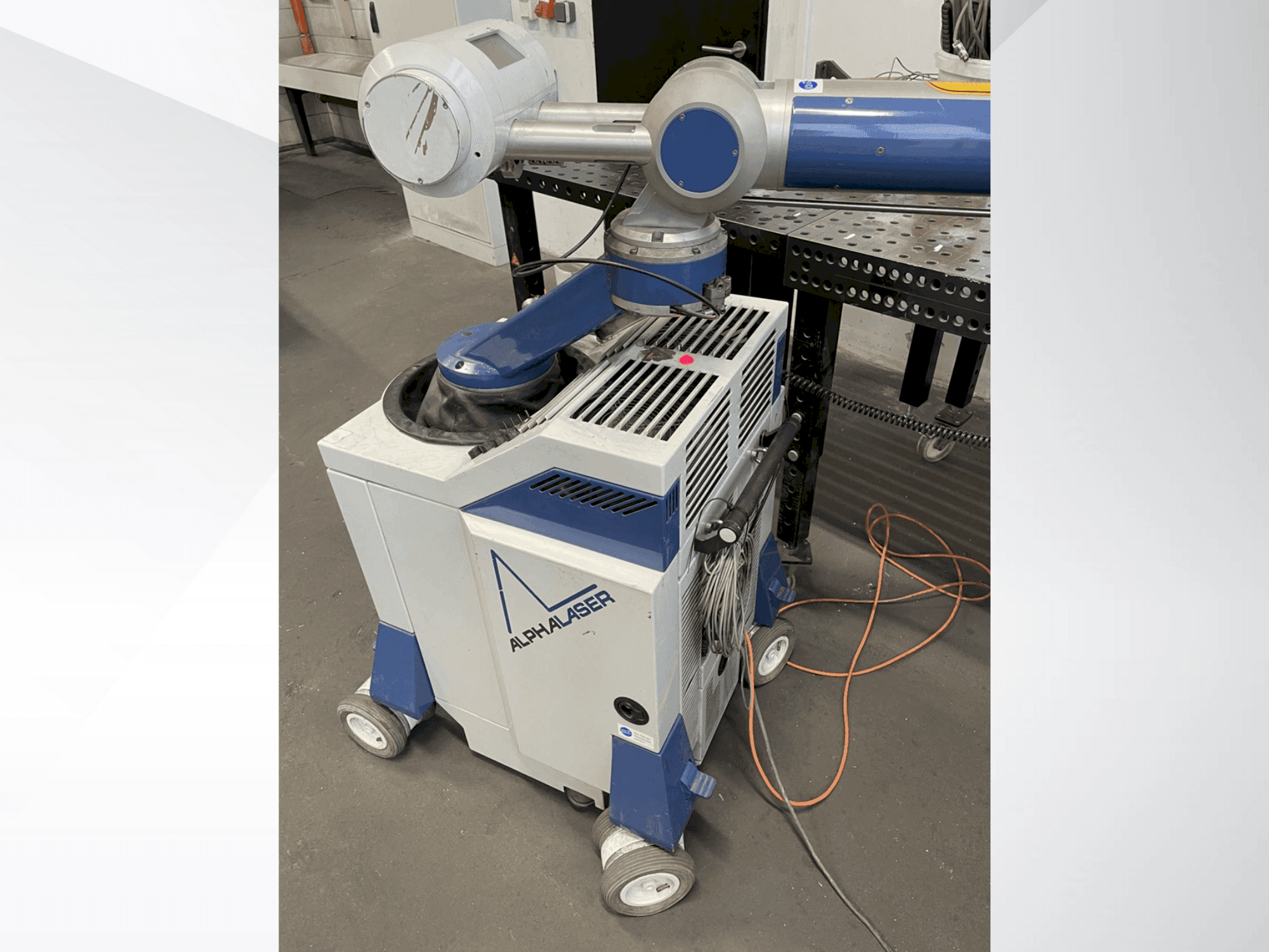 Frontansicht der ALPHA LASER ALM 150  Maschine