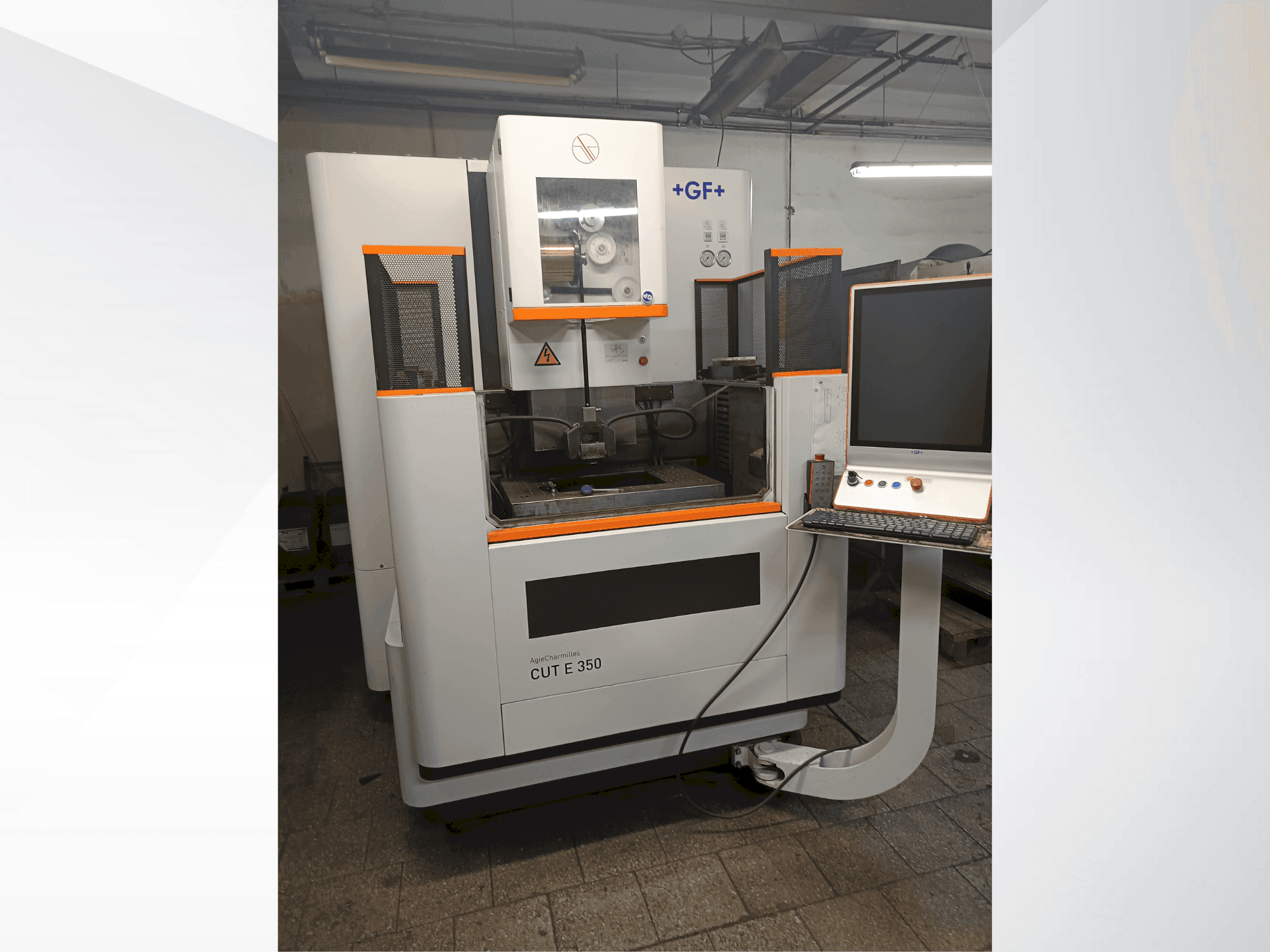 Frontansicht der +GF+ Agie Charmilles CUT E 350  Maschine
