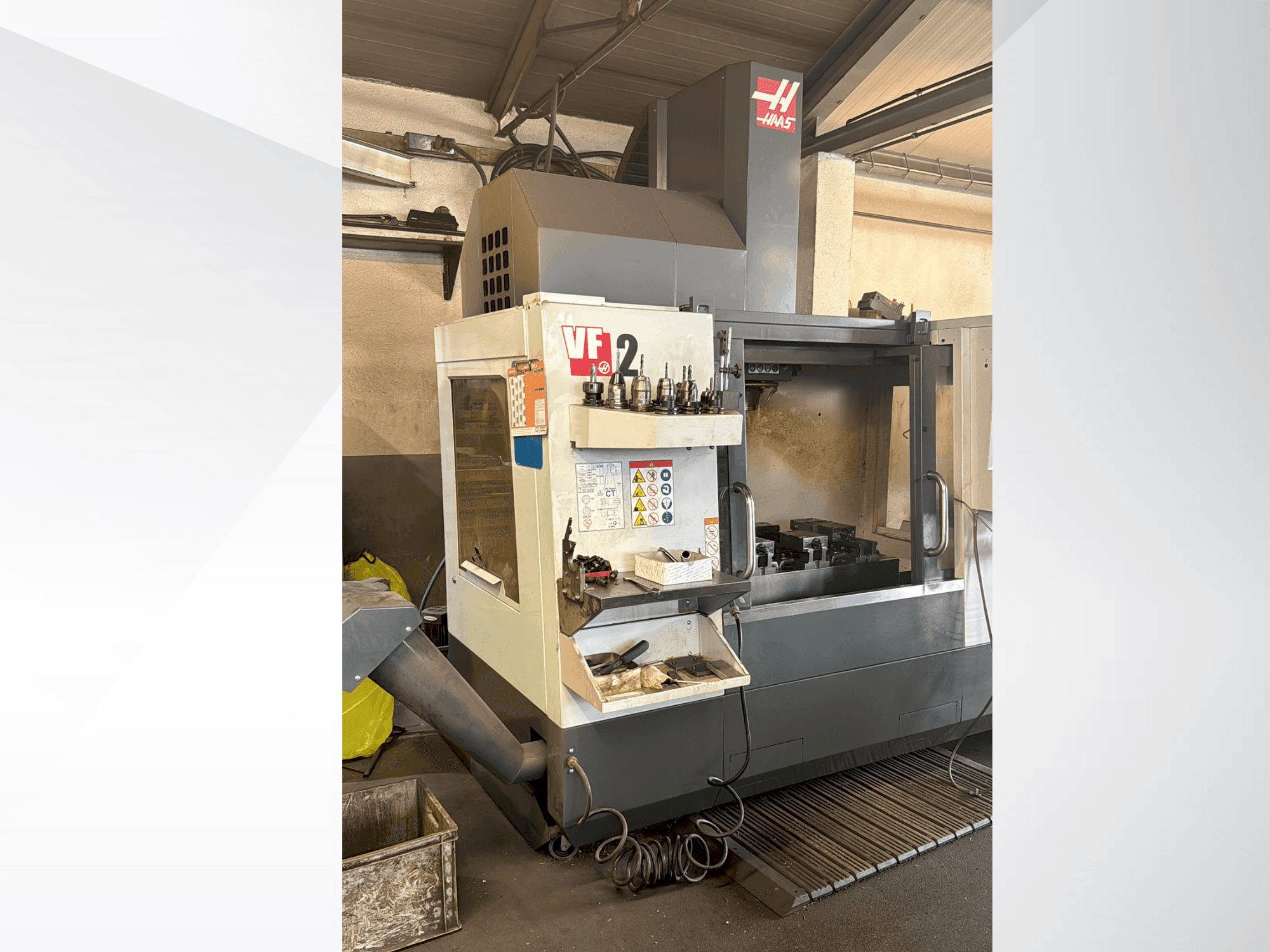 Frontansicht der HAAS VF2  Maschine