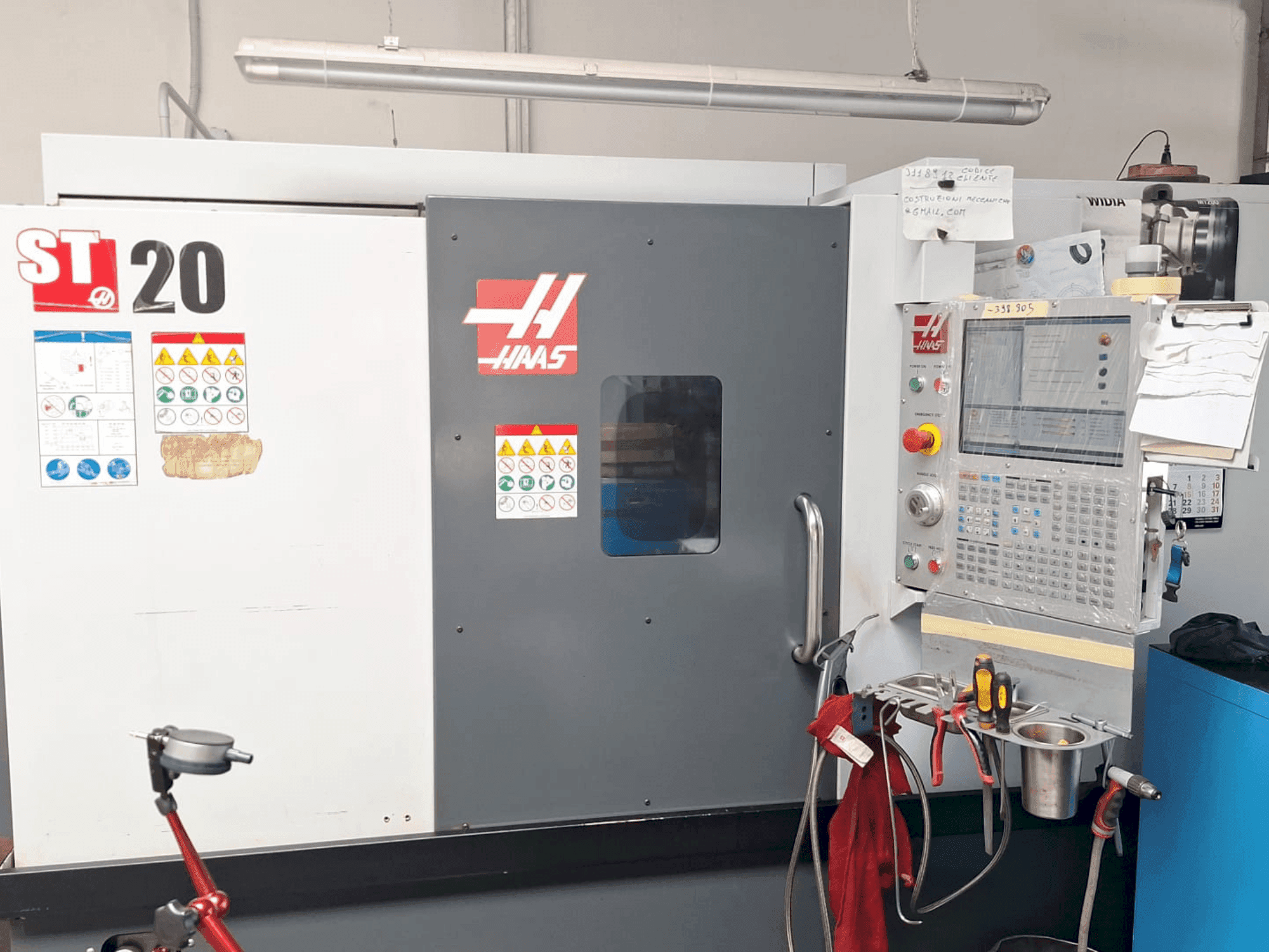 Frontansicht der HAAS ST-20  Maschine