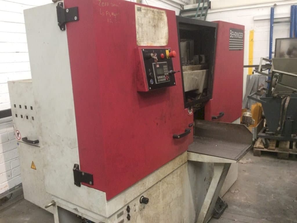 Frontansicht der Behringer HBE261 A  Maschine