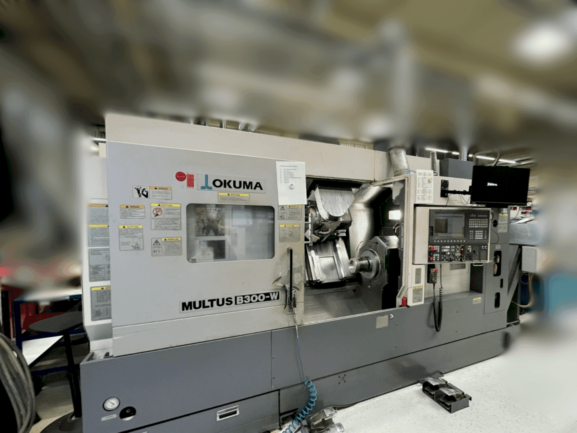 Frontansicht der Okuma Multus B300-W  Maschine
