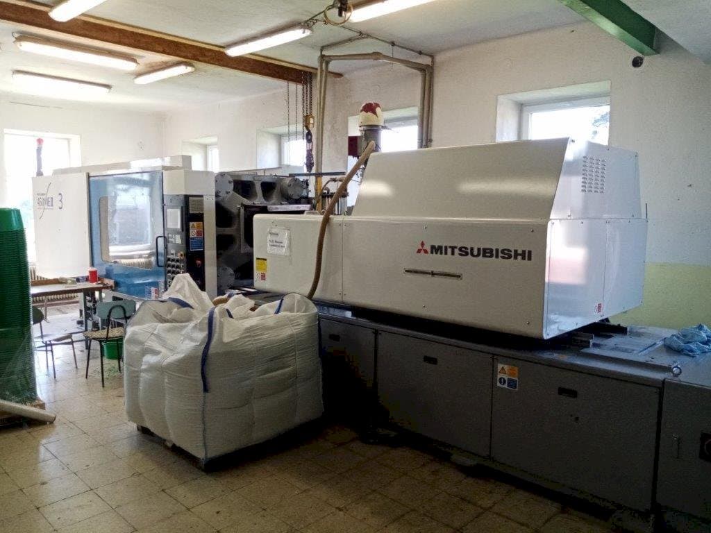 Frontansicht der Mitsubishi 450 ME II-70  Maschine