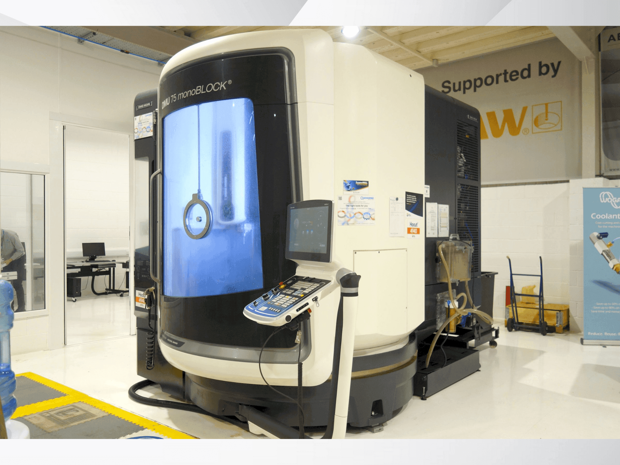 Frontansicht der DMG MORI DMU 75 Monoblock  Maschine