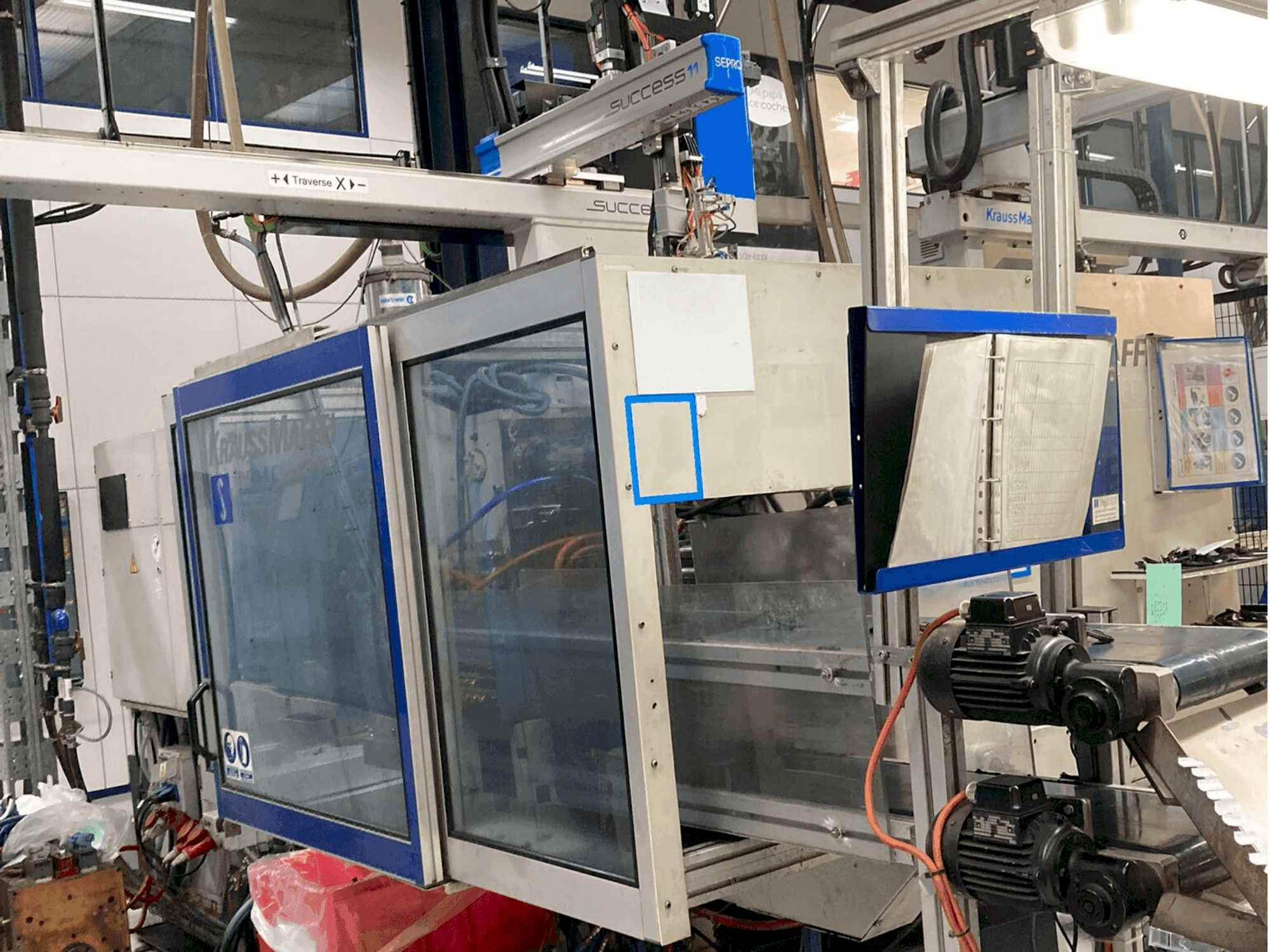 Frontansicht der Krauss Maffei 150-700 C2  Maschine