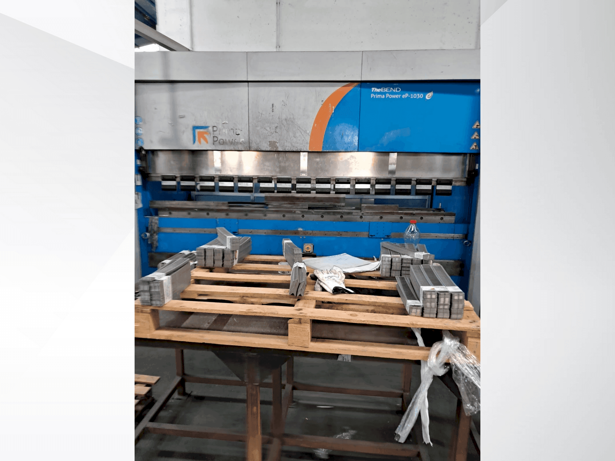 Frontansicht der Prima Power eP-1030  Maschine