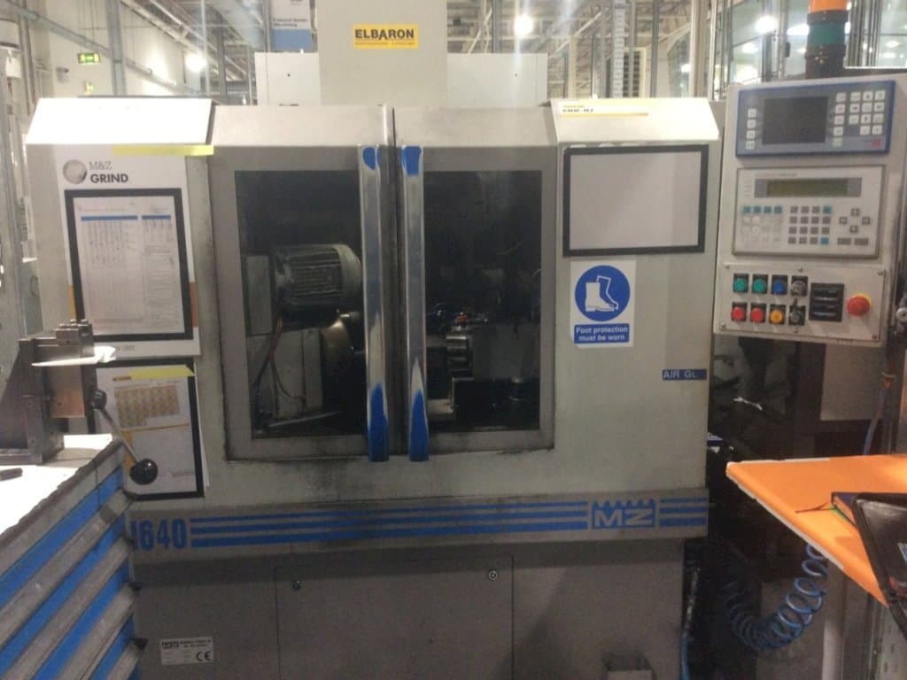 Frontansicht der Monnier & Zahner M640 CNC  Maschine