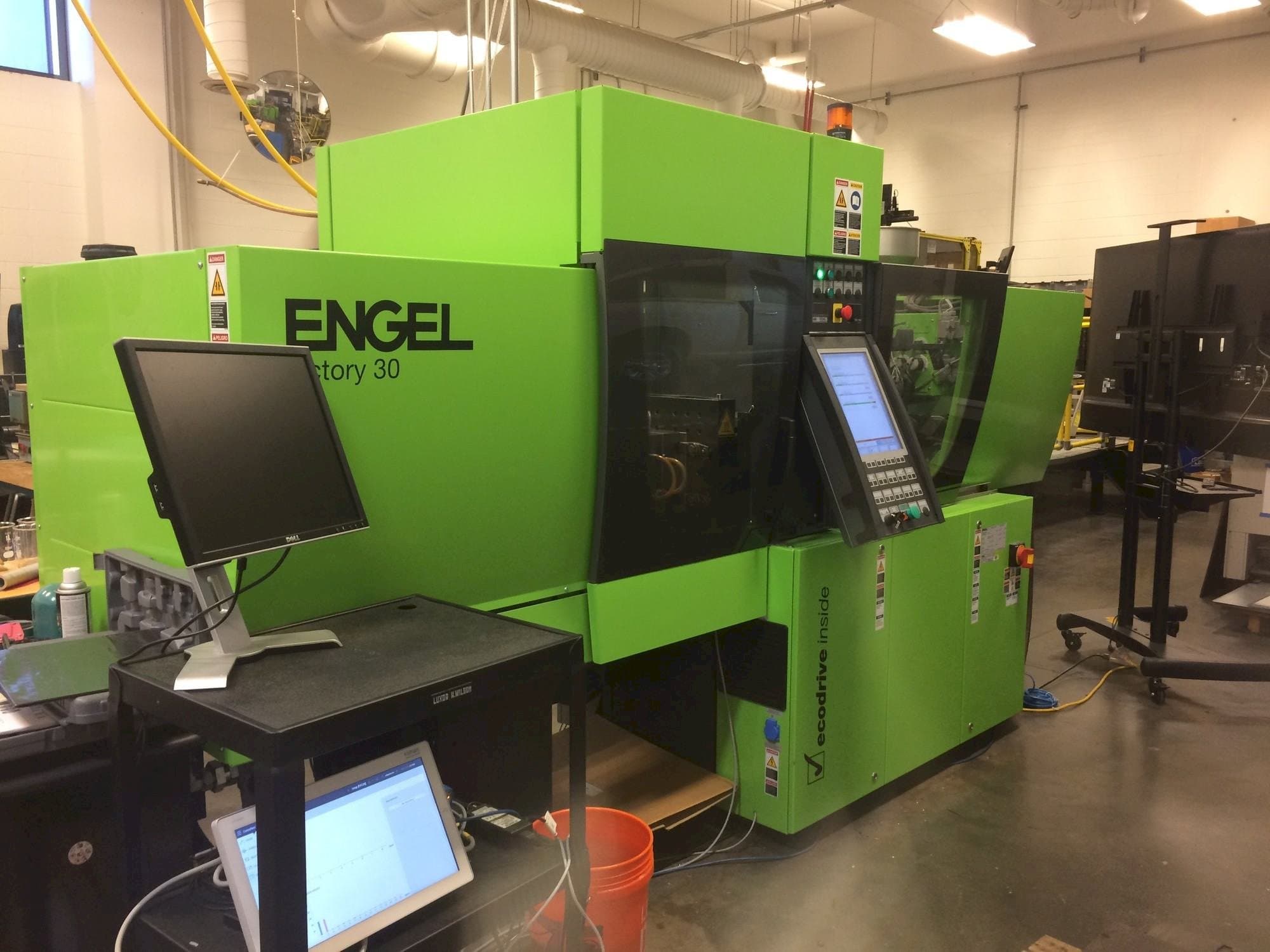 Frontansicht der ENGEL Victory 200/30 Tech US  Maschine