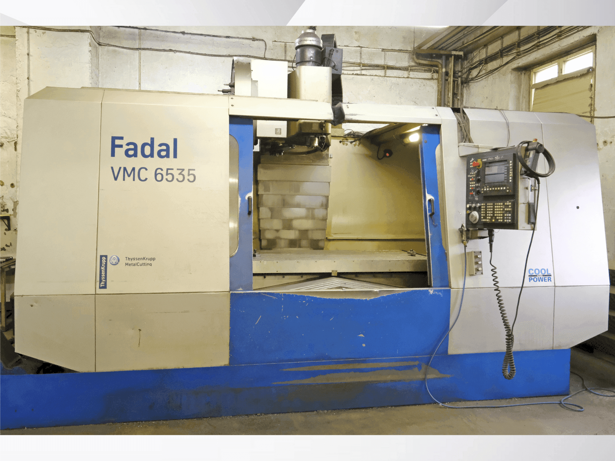 Frontansicht der FADAL VMC 6535 HT  Maschine