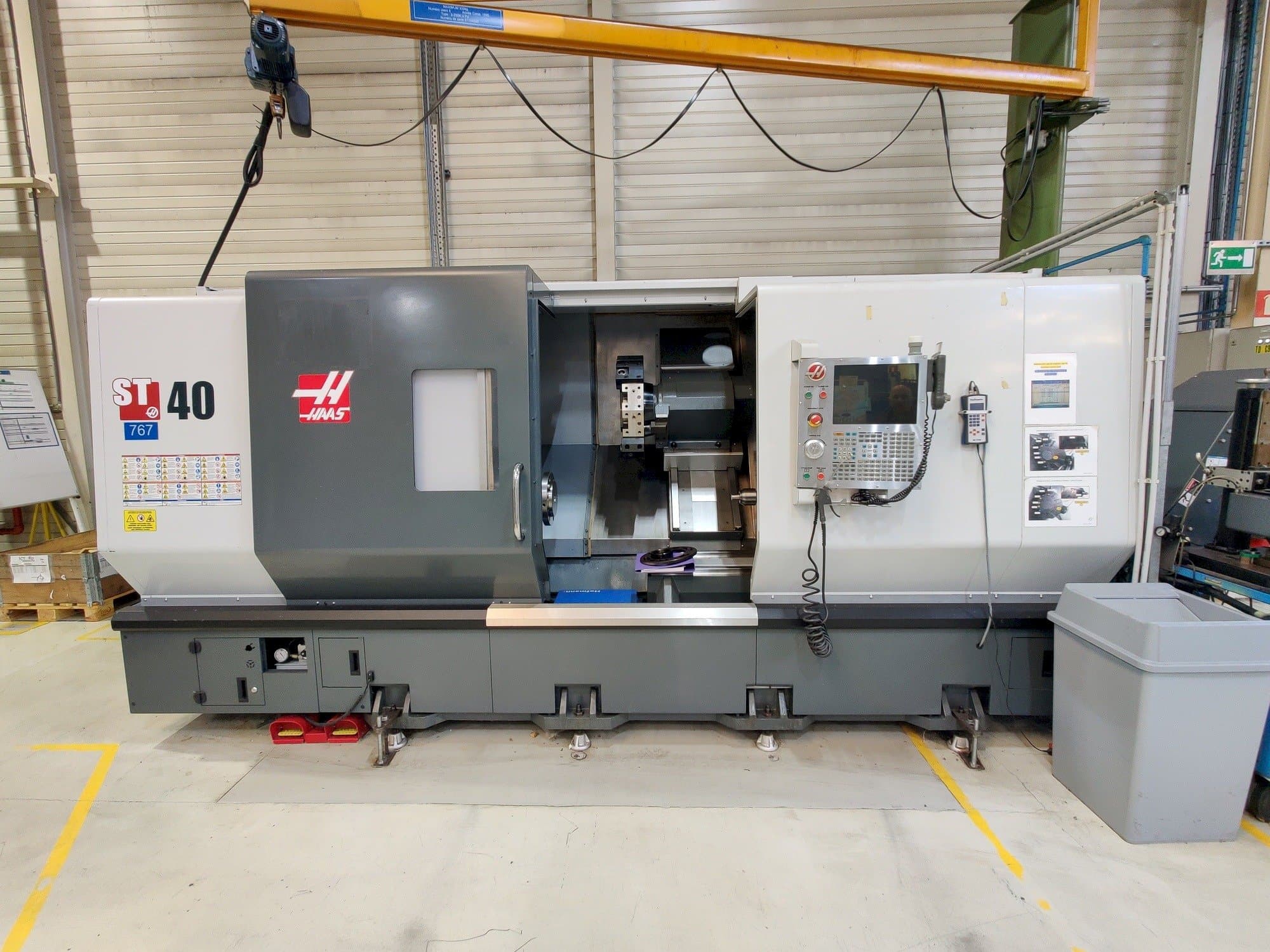 Frontansicht der HAAS ST-40  Maschine