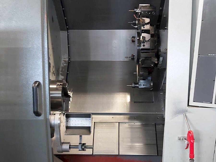 Frontansicht der Hyundai Kia SKT210SY  Maschine