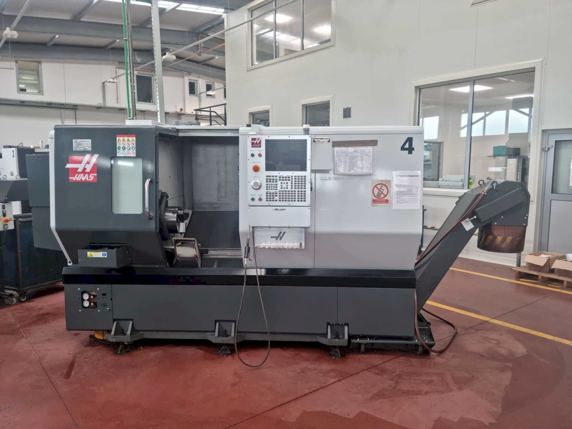 Frontansicht der HAAS ST-30Y  Maschine