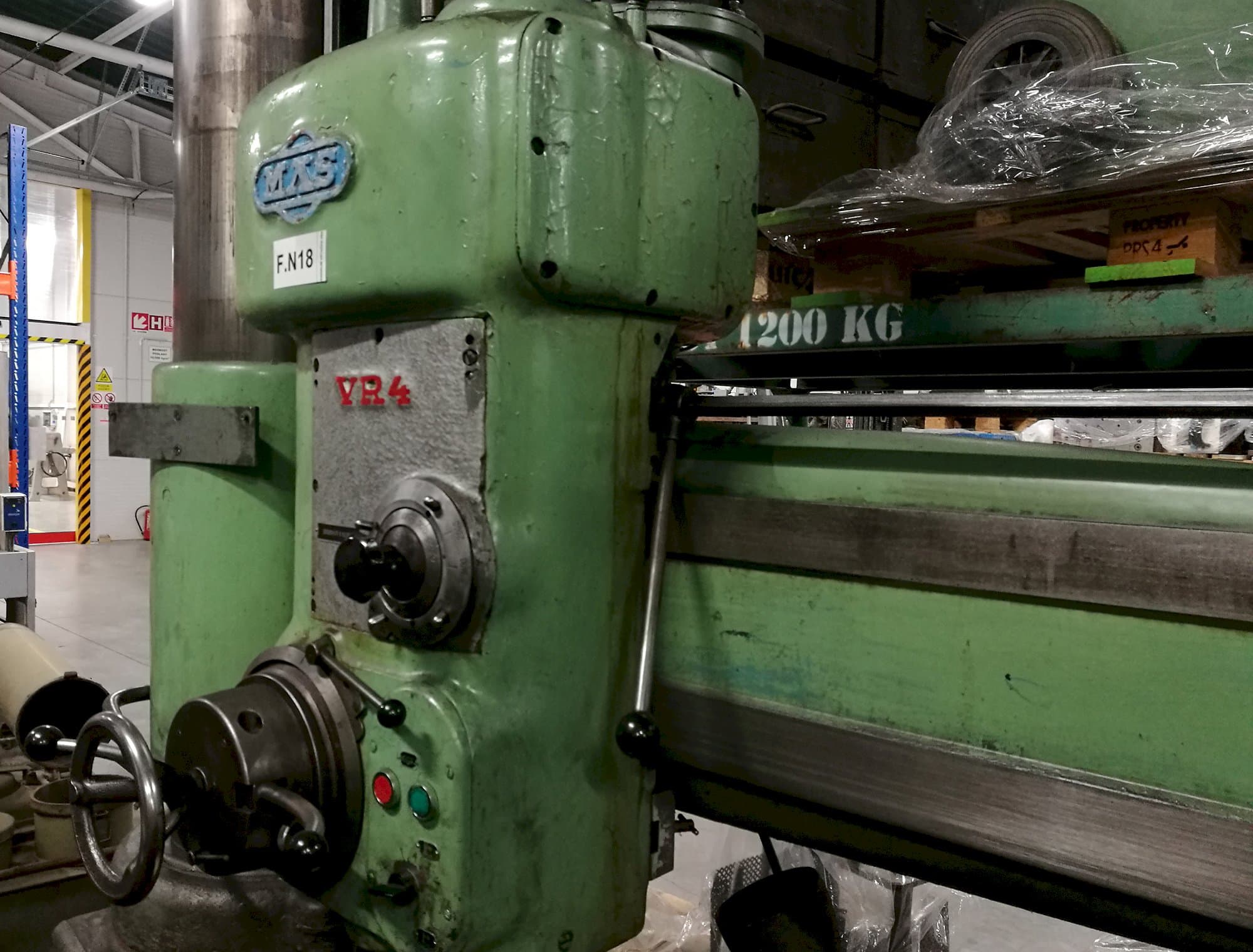 Linke Ansicht der KOVOSVIT MAS VR 4 Maschine